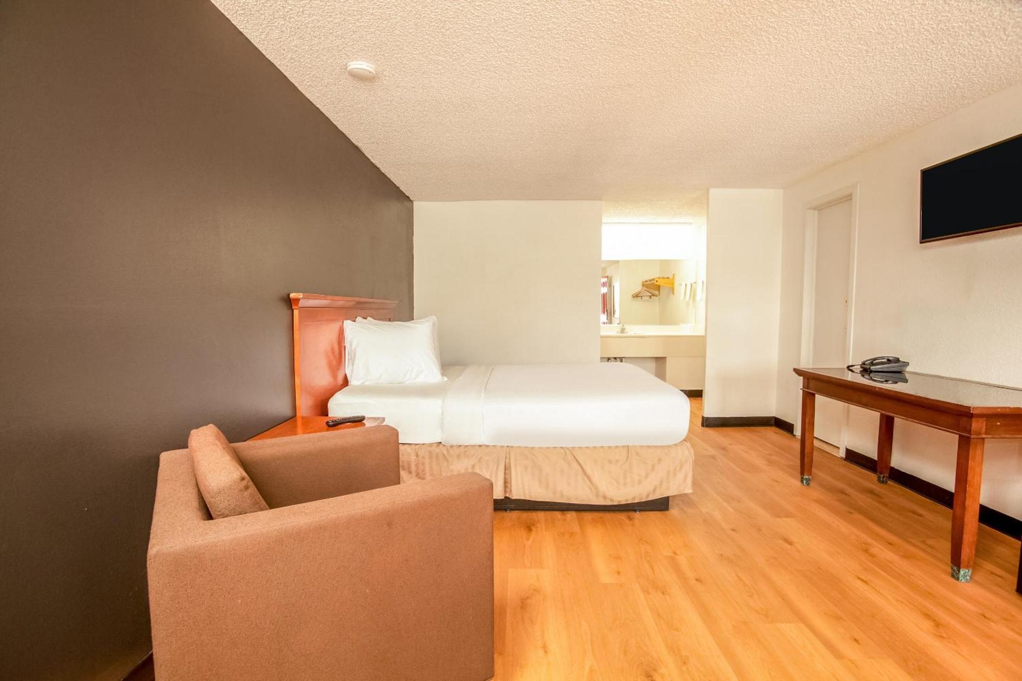 Oyo Hotel Centralia Extérieur photo