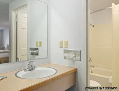 Oyo Hotel Centralia Extérieur photo